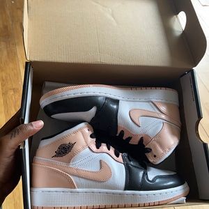 L- Jordan Mid arctic orange 4.5Y woman’s 6